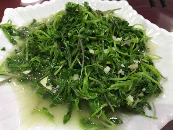 萍姐私房菜舌尖上的艳遇-"味道不错,环境优雅,小土鸡和石耳炒蛋最好.