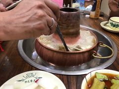 -撮一顿纳西铜火锅