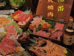 -山川小町·极番烧肉(新地假日广场店)