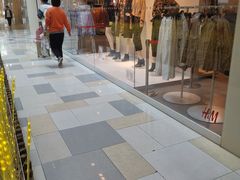 -H&M(鹏欣水游城店)