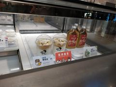 面包甜点陈列柜-喜茶(上海打浦桥日月光gelato lab+店)
