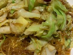 炝炒圆白菜粉丝-旺顺阁鱼头泡饼(常营店)