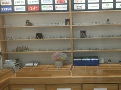 -豪门视光·星趣控·蔡司依视路眼镜代理商(中央大街店)