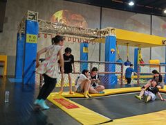 -极限Jump蹦床·新潮玩运动世界·室内乐园·团建·派对中心