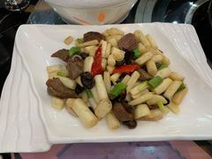 藕尖炒牛仔粒-新榕记滨江壹號