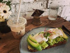 牛油果温泉蛋吐司-O'mills Sourdough Bakery&Bistro(永嘉路店)