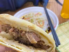 肉夹馍-元志初腊汁肉夹馍(钟楼粉巷店)