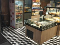 面包甜点陈列柜-皇后饼店(财富广场店)