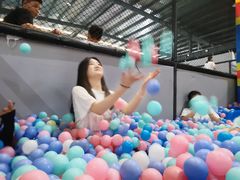 -反弹空间蹦床主题乐园