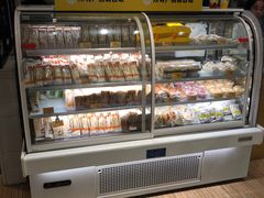 面包甜点陈列柜-一鸣真鲜奶吧(温州南站店)
