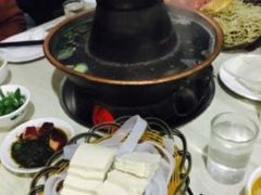 -洞庭洲·防空洞火锅·烧烤·铜锅涮肉(新百广场店)