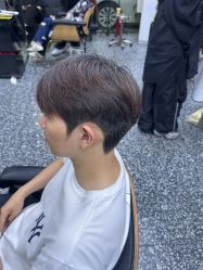 点击看大图 -藤野造型专业烫染接发