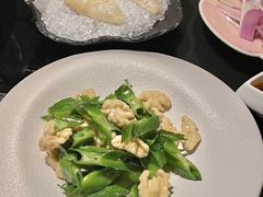 -鲜入唯煮·港式海鲜牛肉火锅(金宝街店)