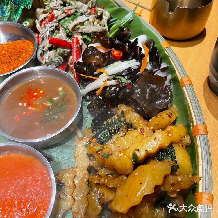 蕉叶上的诗篇:傣族手抓饭里的文明密码