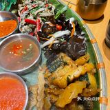 蕉叶上的诗篇：傣族手抓饭里的文明密码