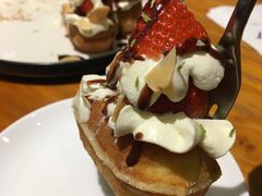 草莓忌廉华夫饼-BE BRIGHT KITCHEN(正佳广场店)