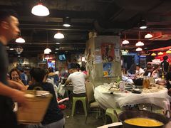 大堂-鲜入围煮花胶鸡海鲜火锅