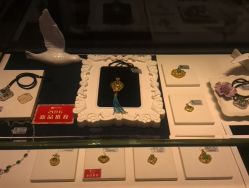 -北京七彩云南翡翠珠宝旗舰店(月坛店)
