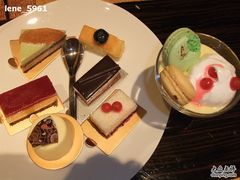 各色甜点-上海东方佘山翰悦阁酒店·Vie全日制餐厅