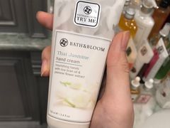 -Bath & Bloom Flagship Store at Central World