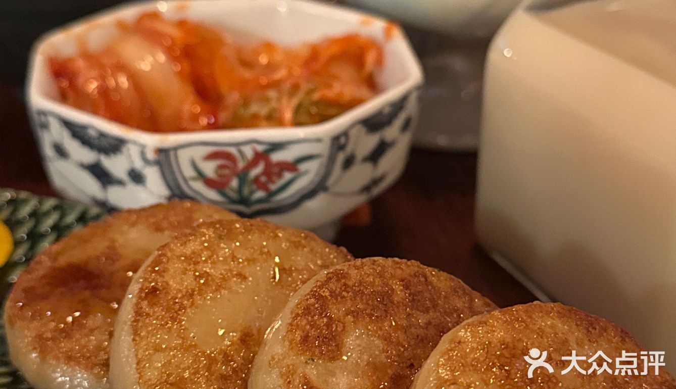 因为这个土豆饼…直接爱上这家店！超有氛围的日式料理…！！