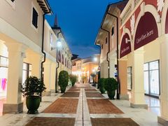 -佛罗伦萨小镇广佛名品奥特莱斯(疏港路店)