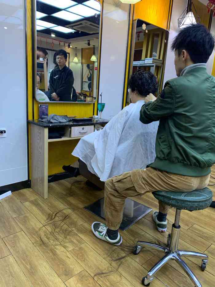 艺博护肤造型(博兴店)-"【项目】剪发偶然间翻到这家店一看评价,.