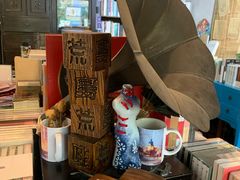 -荒岛书店(黄县路店)