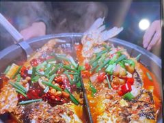 -鸣记脆皮烤鱼·海鲜烤鱼(三八广场店)