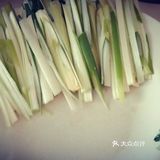 人间烟火气-京酱肉丝-条-块