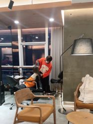 -C-18 SALON