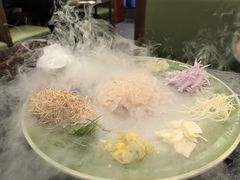 -得意咚瓜·顺德鱼生·冬瓜火锅(深圳首店)