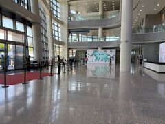 -上海跨国采购会展中心