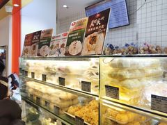 面包甜点陈列柜-白玉兰食品甜凤店(合生汇店)