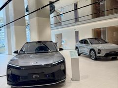 -王府井百货熙地港店