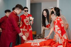 -禕·愫白婚纱商店