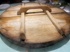 -鱼窝棚柴火铁锅炖(富山屯店)