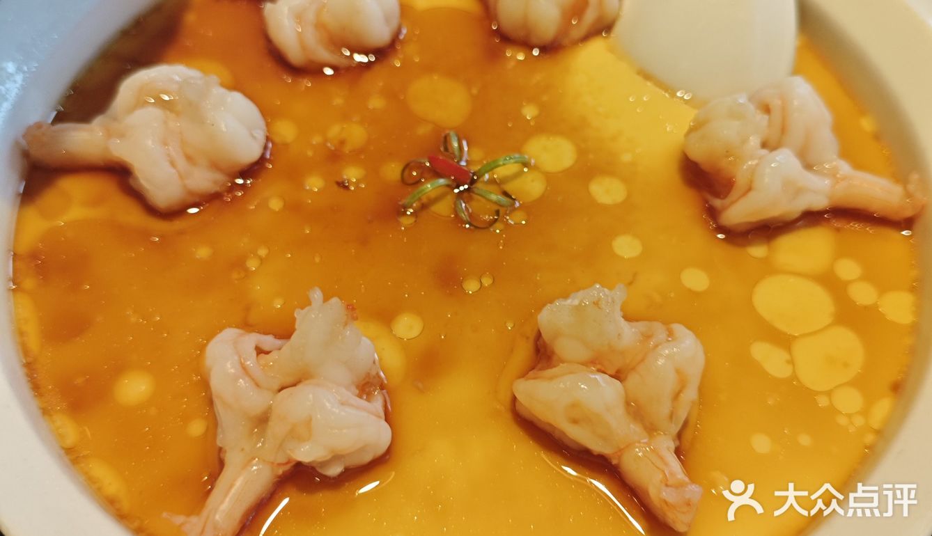 鸭油很香，酸菜鱼的酸菜挺好吃的，这个客家菜