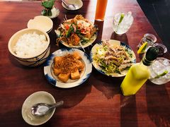 -Cuc Gach Quan Restaurant