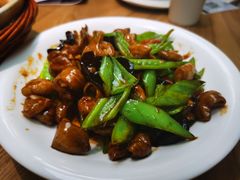 尖椒溜肥肠-上关雪東北菜(中房金谊店)