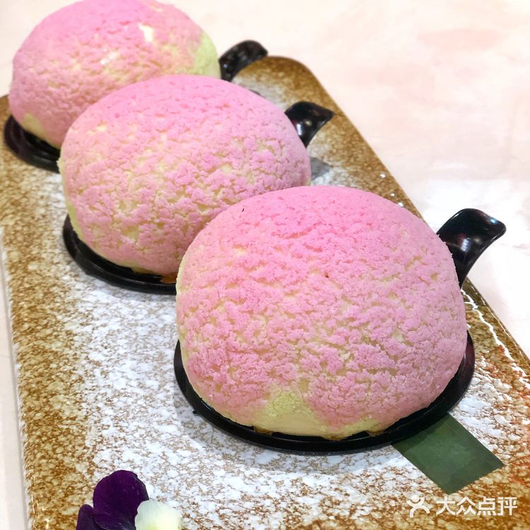 中山公园又现排队王，正宗广式茶点，现点现蒸，口味很嗲