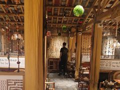 -老牌坊云南鱼豆花火锅(爱建店)