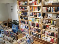 -猫的天空之城概念书店(束河店)