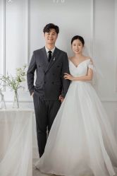 -雪中彩影婚纱摄影·微光艺术中心