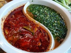 鸳鸯水煮牛肉-成都吃客(九眼桥店)