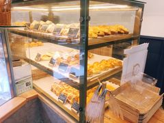 面包甜点陈列柜-BONBON BAKERY