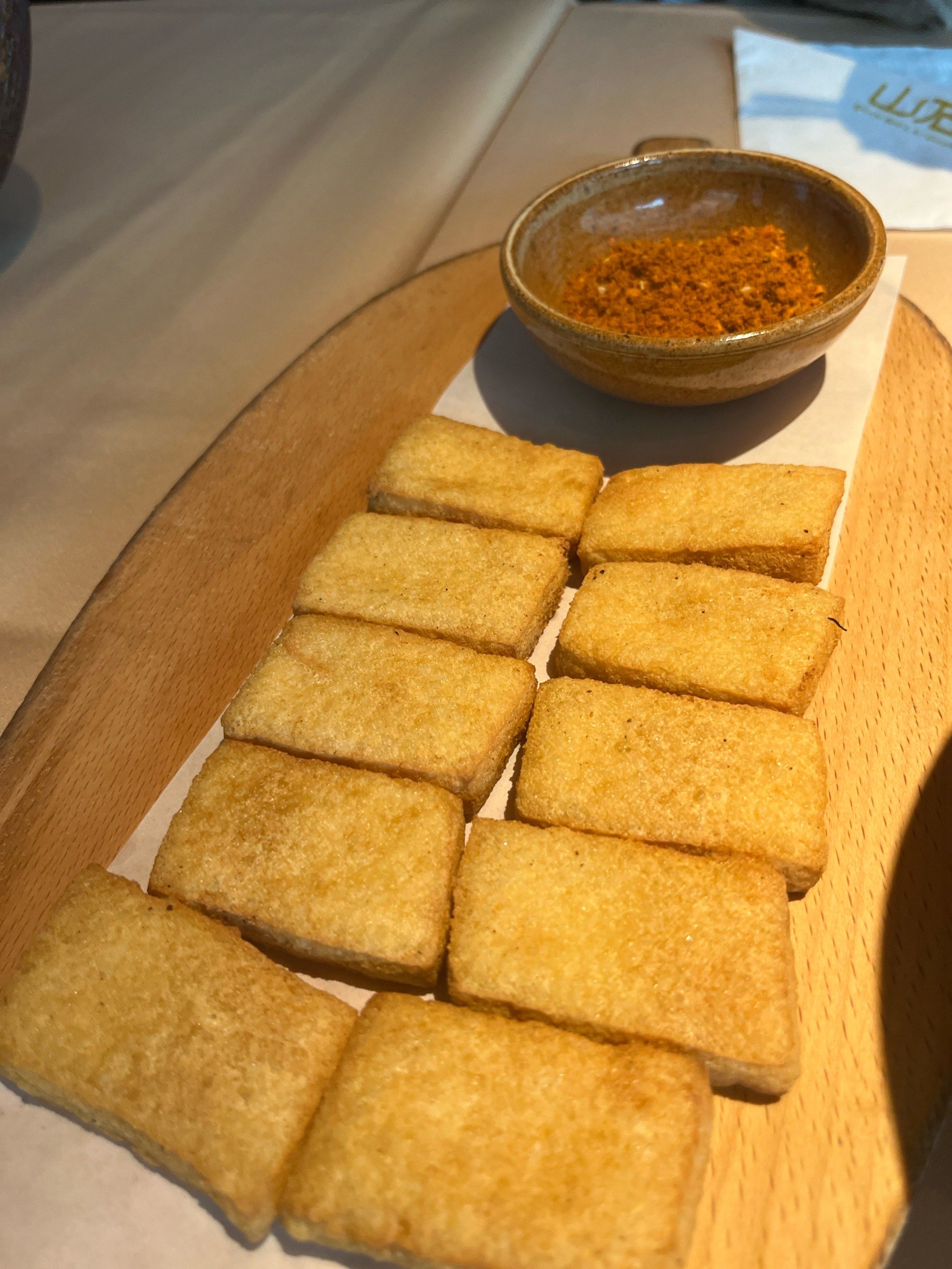 巨难排队的酸辣贵州菜山石榴