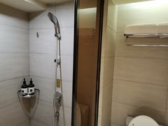 -全季酒店(上海金桥路地铁站店)