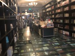 -钟书阁(松江泰晤士小镇店)