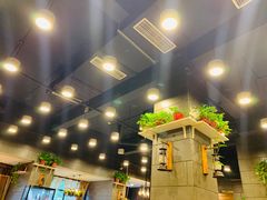 -愉肴麻辣香锅(中山路店)